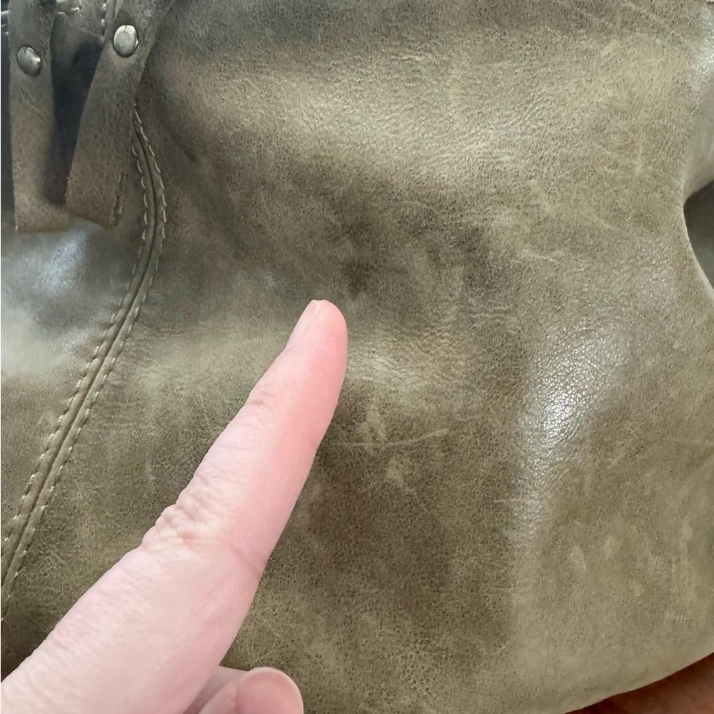Designer Leather Crescent Waist Bag - Sage Green by A INDUSTRÍA, Portugal - Picture 6 of 9